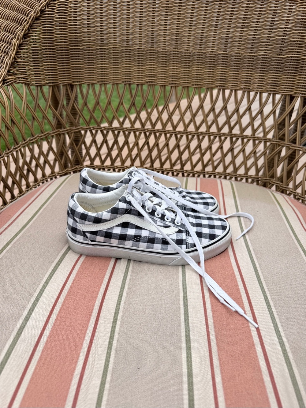vans men’s 5.5 women’s 7